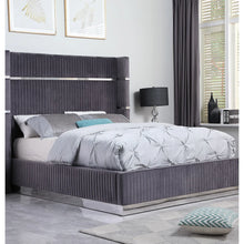 Load image into Gallery viewer, ASPEN VELVET PLATFORM QUEEN BED (4 COLORS)

