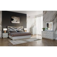 Load image into Gallery viewer, B91 Vera 6pc Bedroom Set
