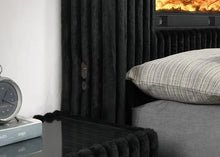Load image into Gallery viewer, B2040 Henley Black Bed
