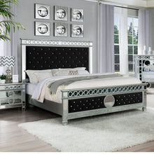 Load image into Gallery viewer, B1852 Bella Queen Bed (Black Or Blue Velvet)
