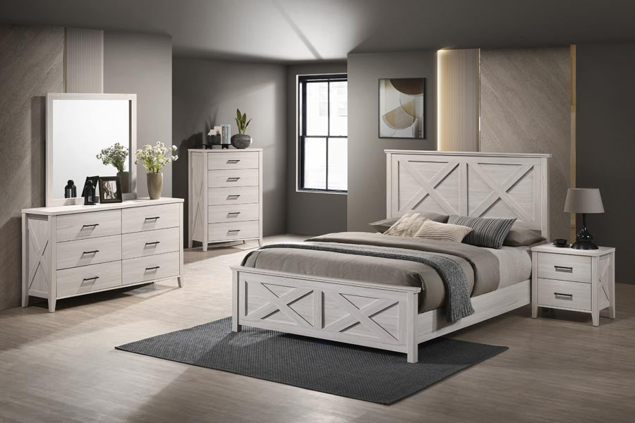 FLOOR MODEL CLEARANCE FARMWOOD QUEEN WHITE 6PC BEDROOM SET